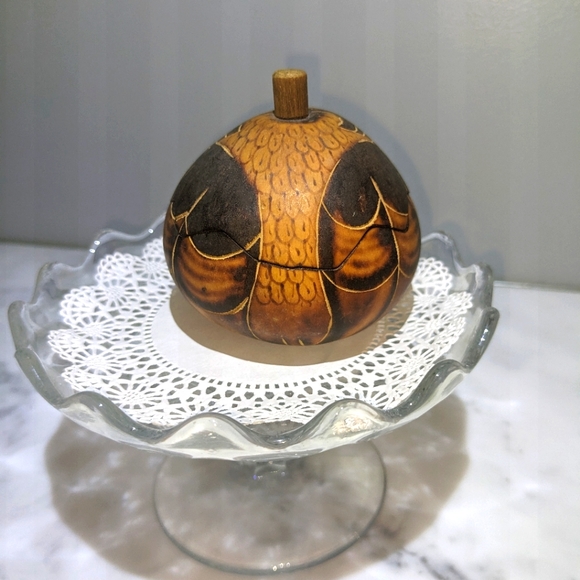 Lucuma Design Carved Gourd Art / Hand Carved Owl - Picture 5 of 14